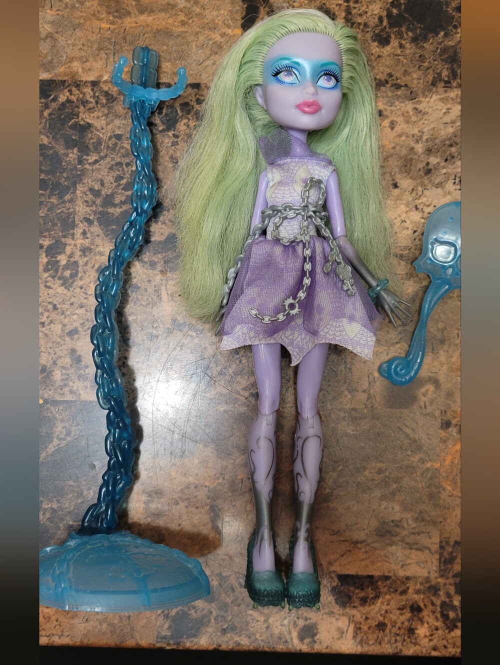 G1 Monster High Twyla Boogeyman Haunted Getting Ghostly